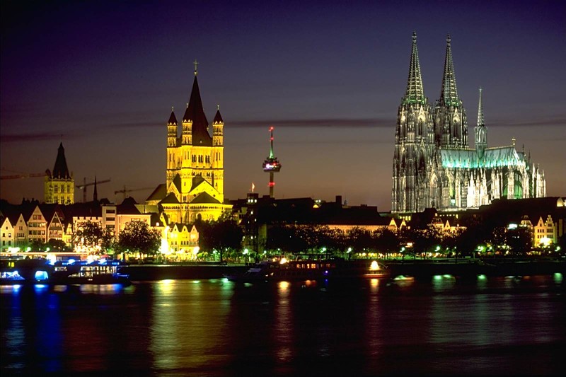 Image 0400_cologneskylineatnight.jpg