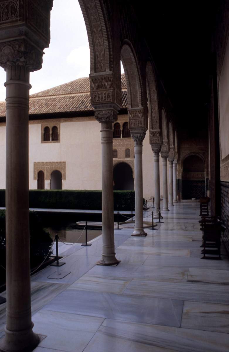 Image 4640_GranadaAlhambraNasridePalaceColumns.jpg