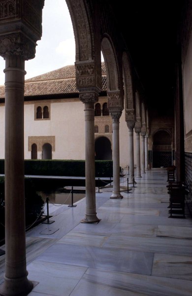 Image 4640_GranadaAlhambraNasridePalaceColumns.jpg