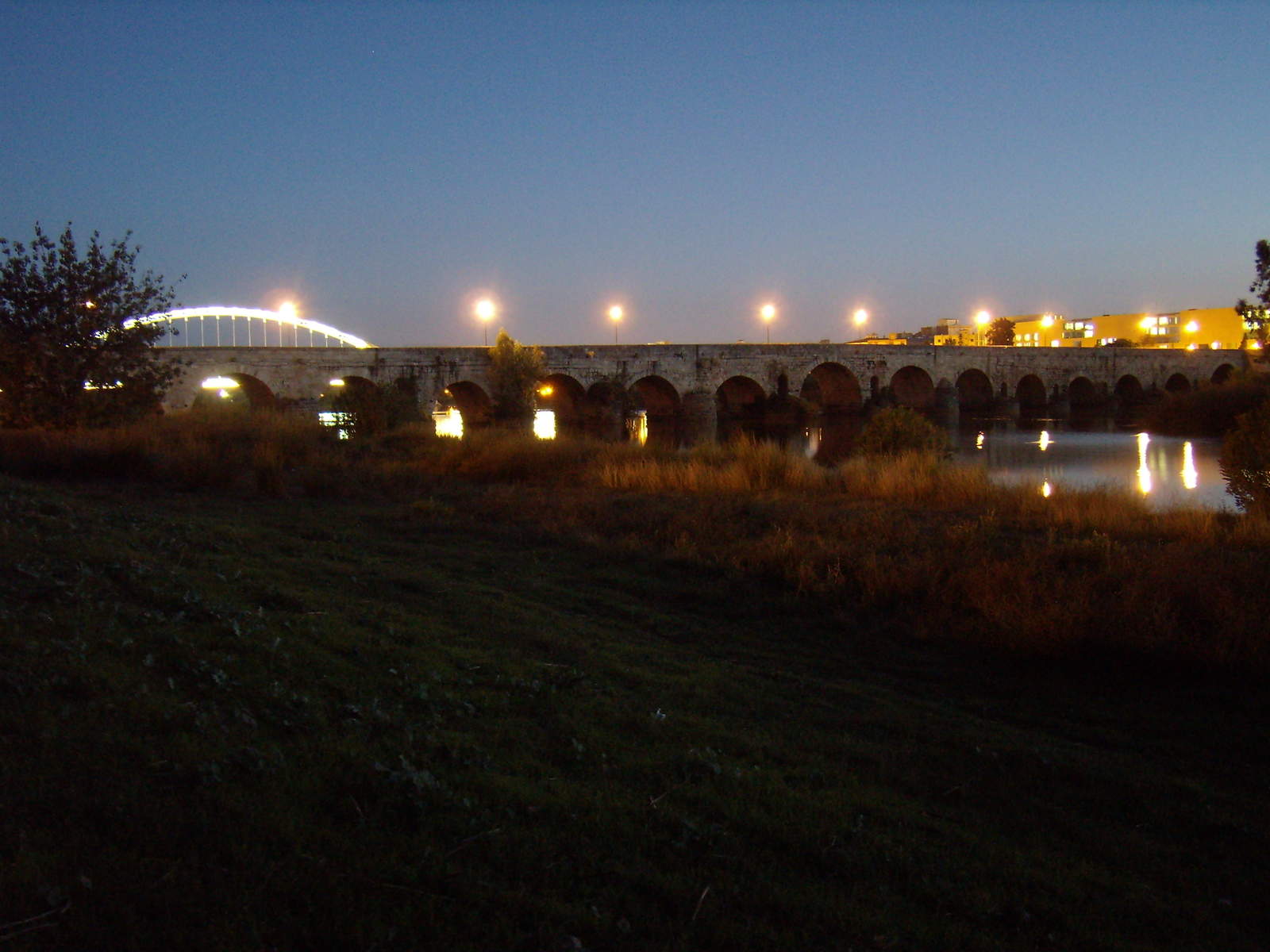 Image 4820_merida_2_bridges_far_pa190021.jpg