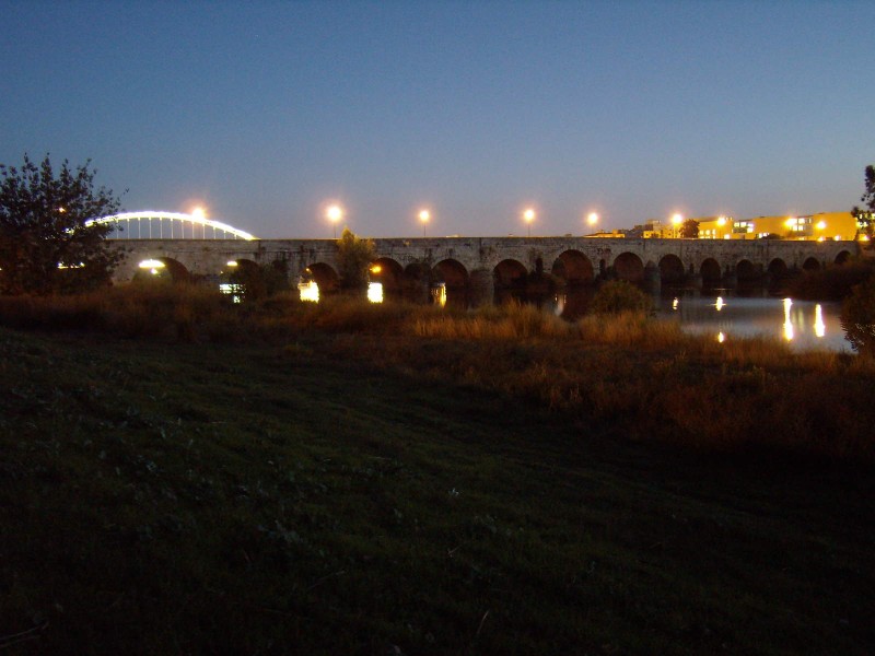 Image 4820_merida_2_bridges_far_pa190021.jpg