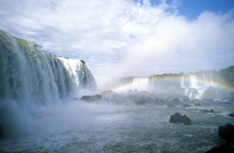 Image 9240_IguazuFallsBrasilWithRainbow.jpg